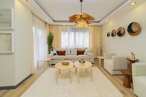 Sleek and Central Apartment in Muratpasa