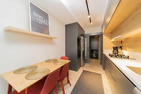 Sleek and Central Apartment in Muratpasa