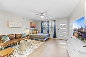 Comfy Studio Close to Downtown and Domain