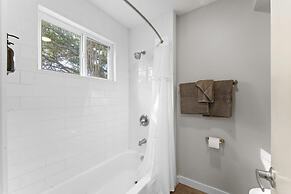 Comfy Studio Close to Downtown and Domain