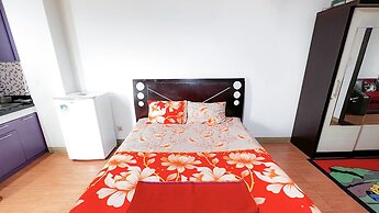 Smile Room at Cibubur Village Apartment