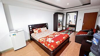 Smile Room at Cibubur Village Apartment