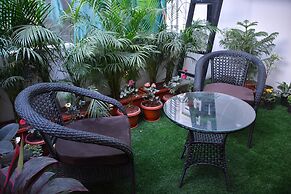 Luxuryhouse-3br-free Car & Driver-balcony-wifi