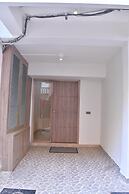 Luxuryhouse-3br-free Car & Driver-balcony-wifi