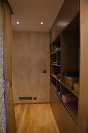 Luxuryhouse-3br-free Car & Driver-balcony-wifi