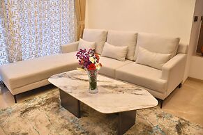 Luxuryhouse-3br-free Car & Driver-balcony-wifi