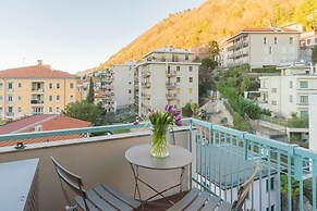 Via Crispi in Como With 1 Bedrooms and 1 Bathrooms