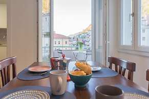 Via Crispi in Como With 1 Bedrooms and 1 Bathrooms