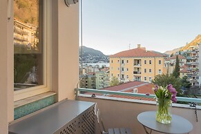 Via Crispi in Como With 1 Bedrooms and 1 Bathrooms