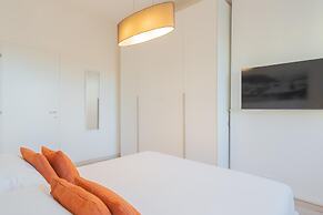 Via Crispi in Como With 1 Bedrooms and 1 Bathrooms