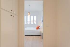 Via Crispi in Como With 1 Bedrooms and 1 Bathrooms