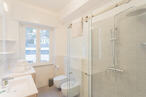 Via Crispi in Como With 1 Bedrooms and 1 Bathrooms