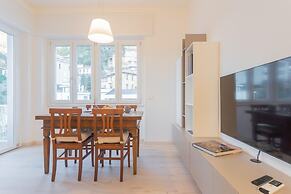 Via Crispi in Como With 1 Bedrooms and 1 Bathrooms