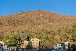 Via Crispi in Como With 1 Bedrooms and 1 Bathrooms