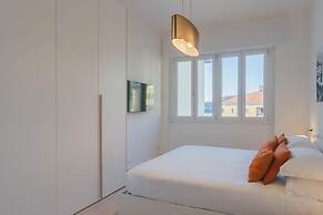 Via Crispi in Como With 1 Bedrooms and 1 Bathrooms