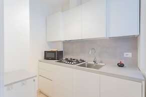 Via Crispi in Como With 1 Bedrooms and 1 Bathrooms