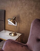 Theatre 9 Apartment by Adrez Living