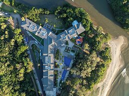 Ocean’s Creek Beach Hotel Mauritius