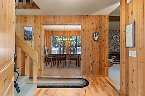 14 Mt Hood Lane 3 Bedroom Home by RedAwning