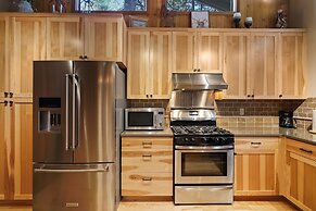 14 Mt Hood Lane 3 Bedroom Home by RedAwning