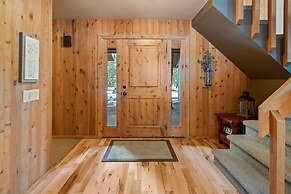 14 Mt Hood Lane 3 Bedroom Home by RedAwning