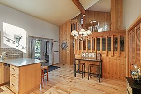 14 Mt Hood Lane 3 Bedroom Home by RedAwning