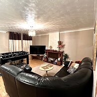 Stunning 3-bed House in Enfield, can Sleep 10