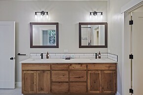 110 Crane 5 Bedroom Home by RedAwning