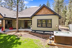 110 Crane 5 Bedroom Home by RedAwning