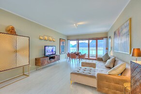 Emotion Lake View