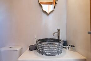 AENAON ESTATE 1896 by K&K