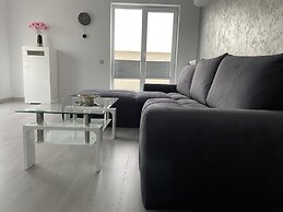 4 Room Penthouse Terrace W18-W19