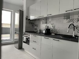 4 Room Penthouse Terrace W18-W19