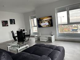 4 Room Penthouse Terrace W18-W19