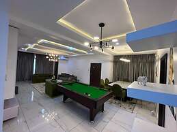 Lovely 3-bed With a Pool Next to Four Point