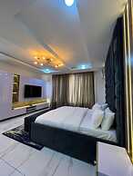 Lovely 3-bed With a Pool Next to Four Point