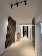 Lovely 3-bed With a Pool Next to Four Point