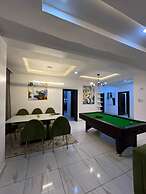 Lovely 3-bed With a Pool Next to Four Point