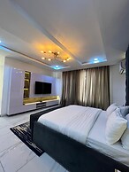 Lovely 3-bed With a Pool Next to Four Point