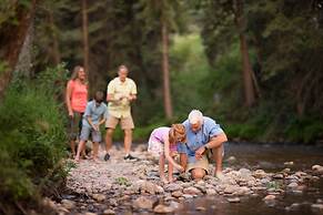 Golden Peak Luxury 4 BR Penthouse - Ski-in/out! by RedAwning - Save 20