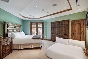 Golden Peak Luxury 4 BR Penthouse - Ski-in/out! by RedAwning - Save 20