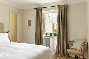 Fort Road Hotel