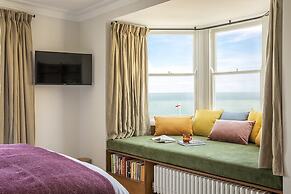 Fort Road Hotel