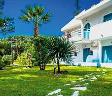 Trees boutique art hotel