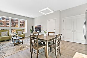 Upscale 3BR Apt with Parking in Ashland