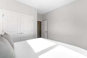 Upscale 3BR Apt with Parking in Ashland