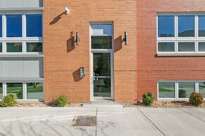 Upscale 3BR Apt with Parking in Ashland