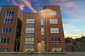 Upscale 3BR Apt with Parking in Ashland