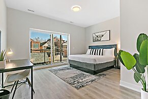 Upscale 3BR Apt with Parking in Ashland