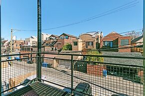 Upscale 3BR Apt with Parking in Ashland